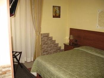 Iris Hotel