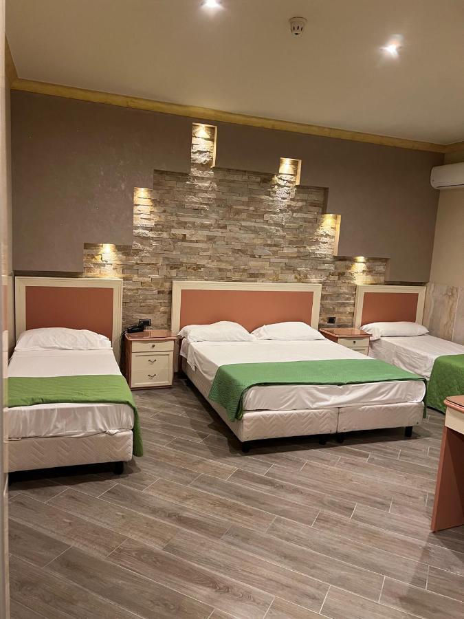 Iris Hotel